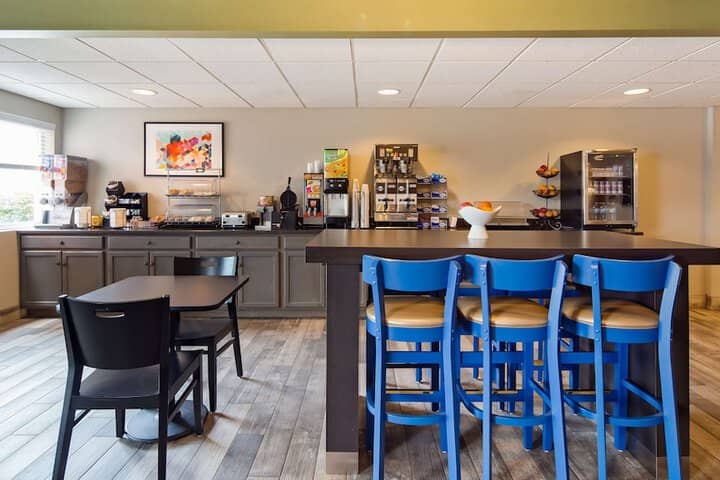 Breakfast area